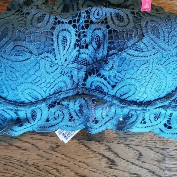 PINK Victoria's Secret Bra High Neck Halter Small New - Picture 3 of 7